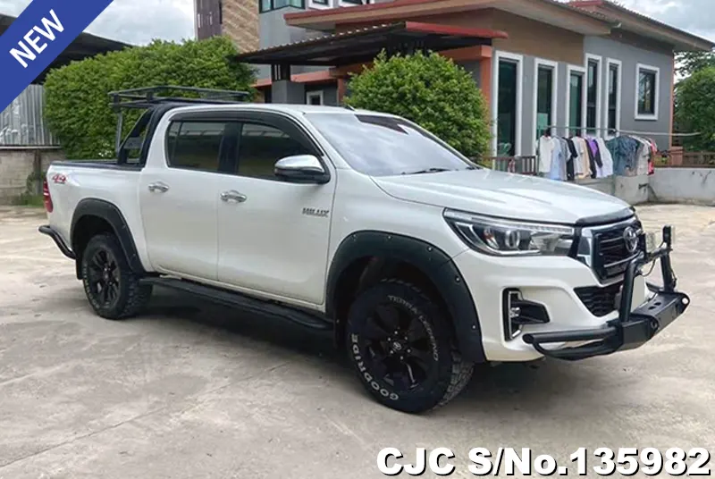 2017 Toyota / Hilux / Revo Stock No. 135982