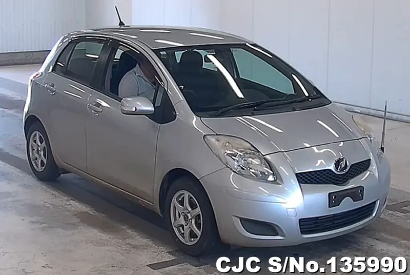 2009 Toyota / Vitz Stock No. 135990