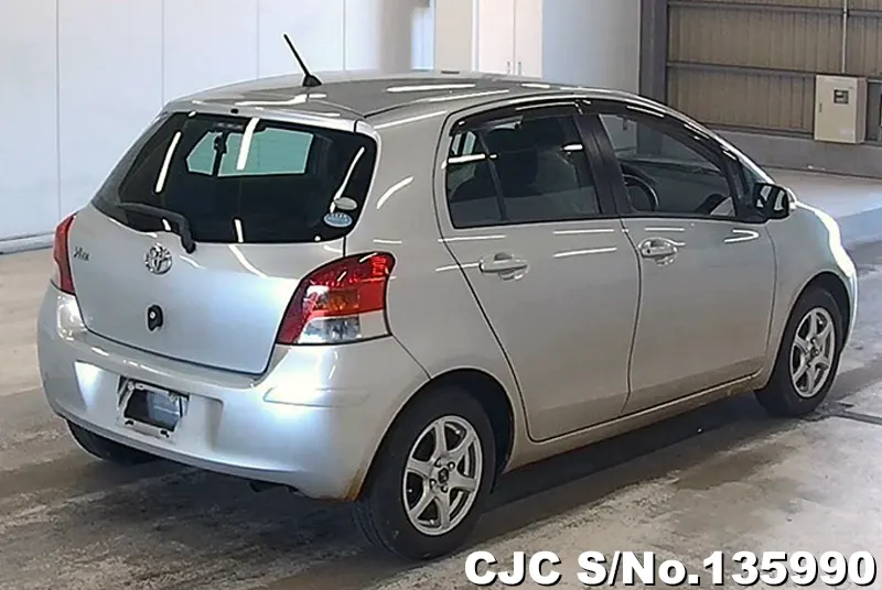 2009 Toyota / Vitz Stock No. 135990