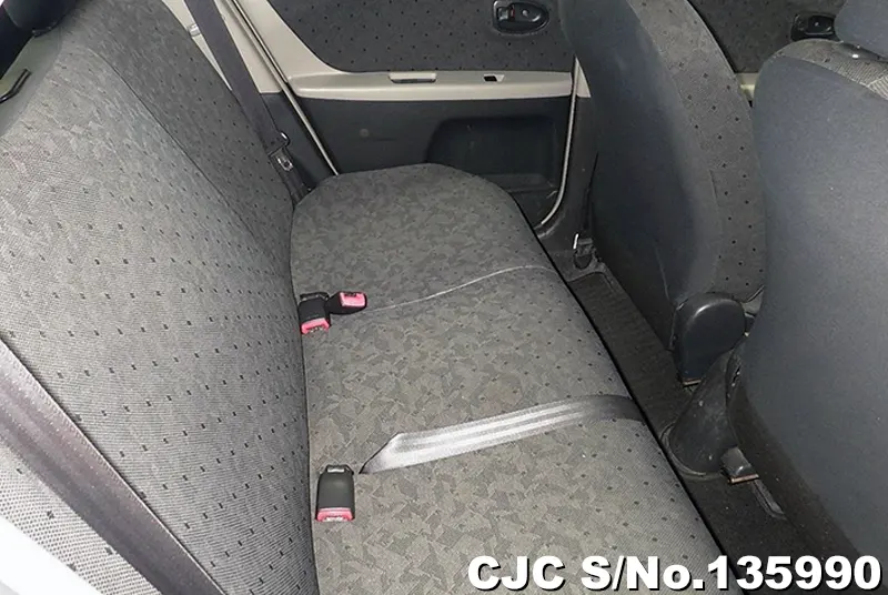 2009 Toyota / Vitz Stock No. 135990