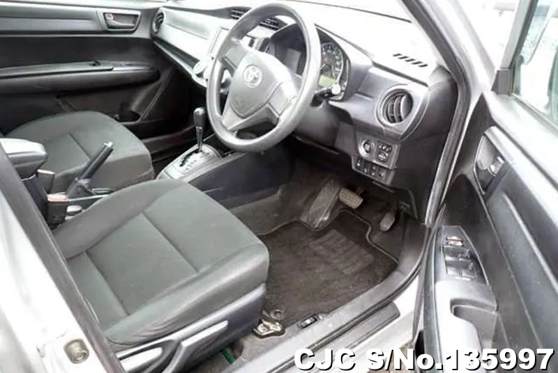 2021 Toyota / Corolla Axio Stock No. 135997