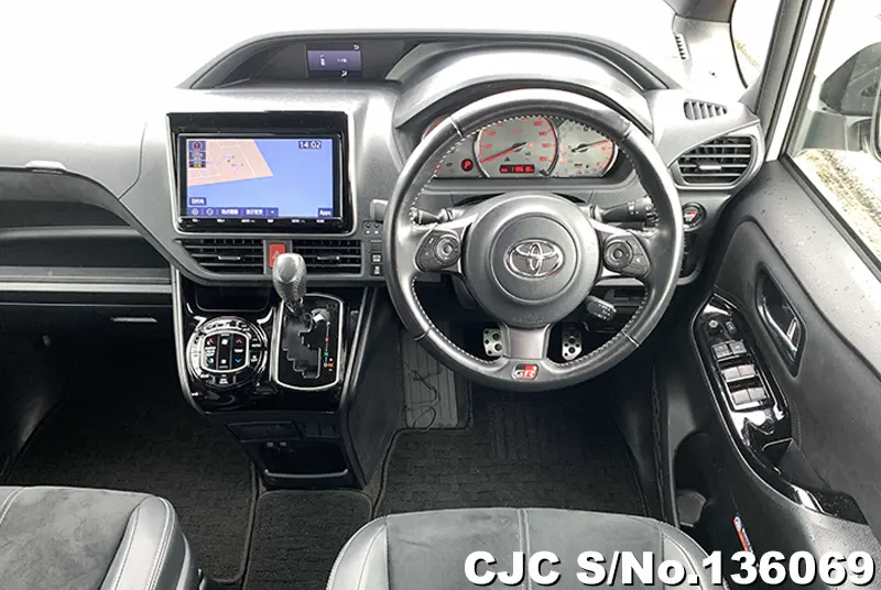 2020 Toyota / Voxy Stock No. 136069