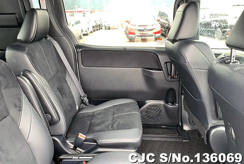 2020 Toyota / Voxy Stock No. 136069
