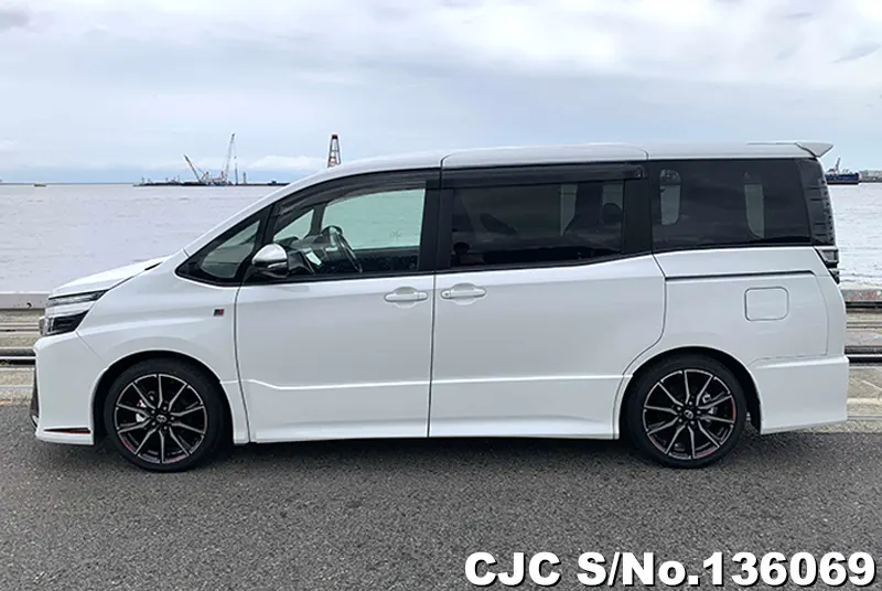 2020 Toyota / Voxy Stock No. 136069