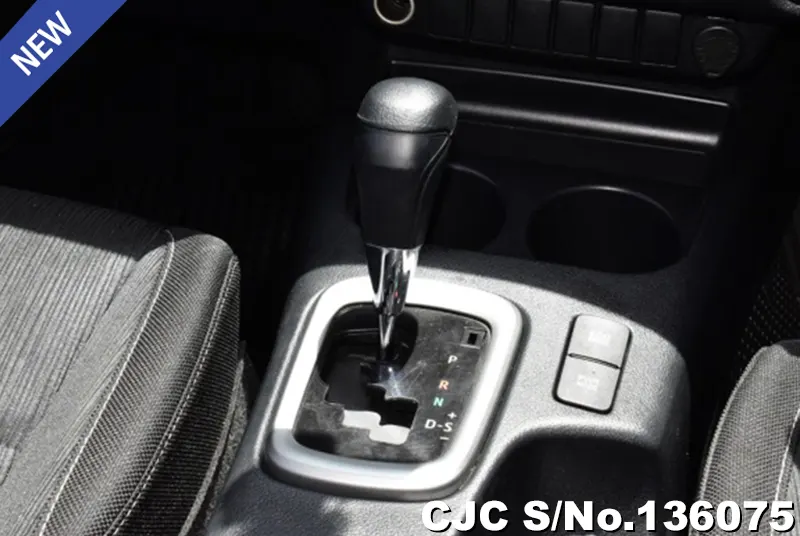 2020 Toyota / Hilux / Revo Stock No. 136075