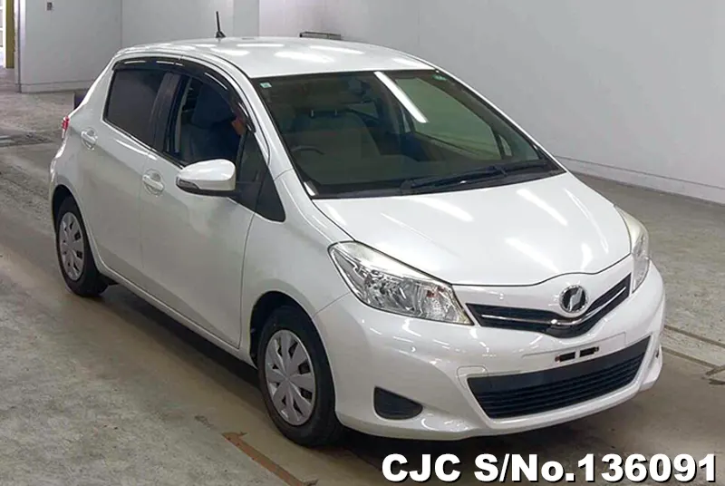 2013 Toyota / Vitz Stock No. 136091