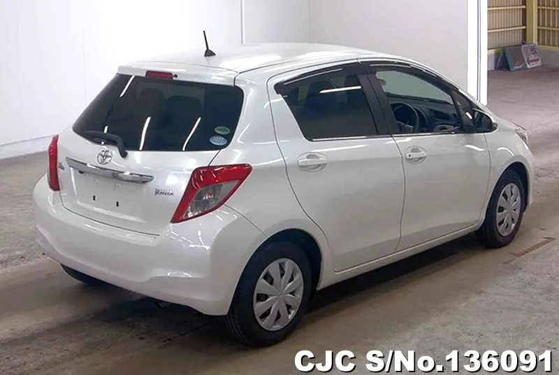 2013 Toyota / Vitz Stock No. 136091