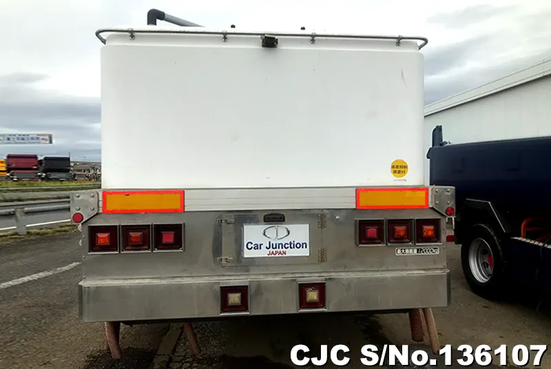 2004 Mitsubishi / Super Great Stock No. 136107