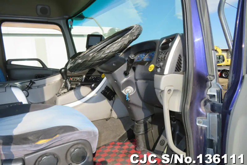 2005 Nissan / UD Stock No. 136111