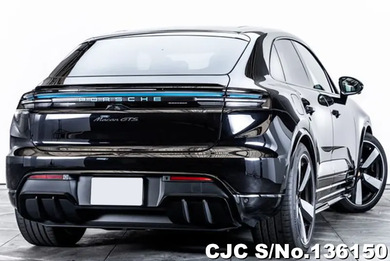 2026 Porsche / Macan Stock No. 136150