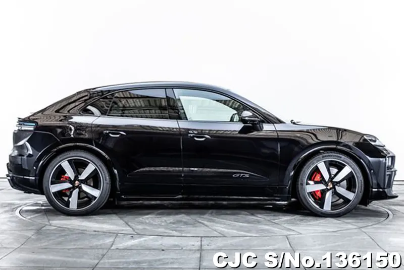 2026 Porsche / Macan Stock No. 136150
