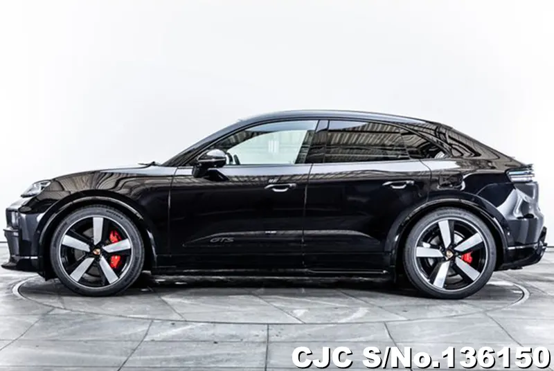 2026 Porsche / Macan Stock No. 136150