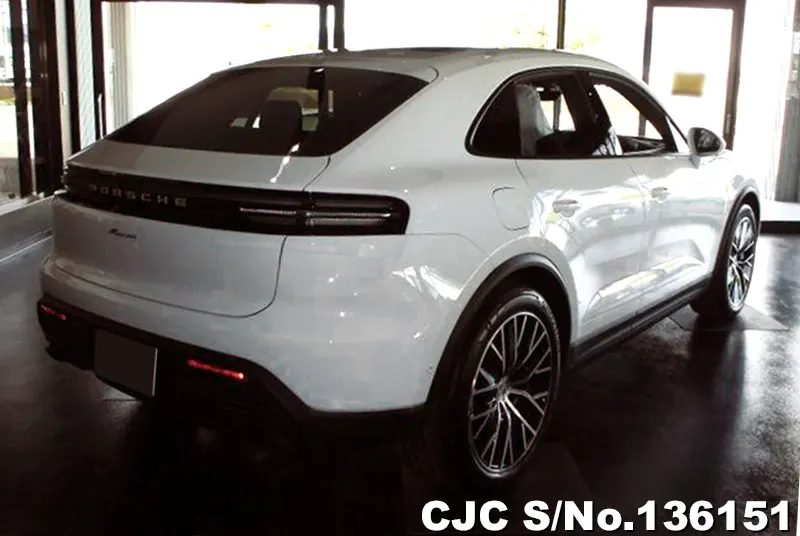 2026 Porsche / Macan Stock No. 136151