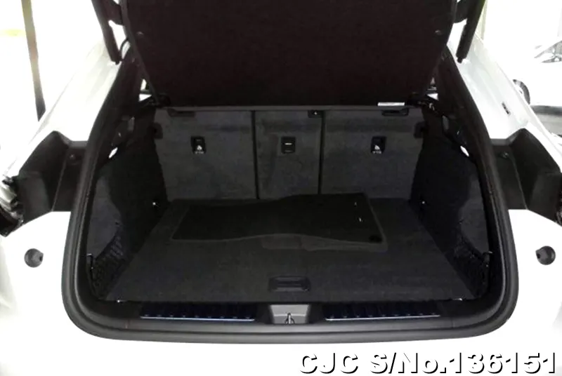 2026 Porsche / Macan Stock No. 136151