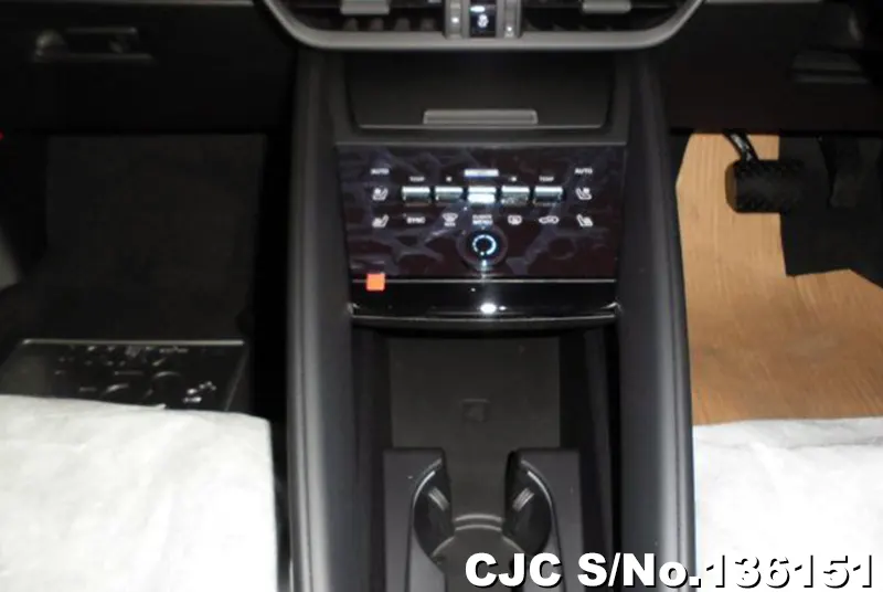 2026 Porsche / Macan Stock No. 136151