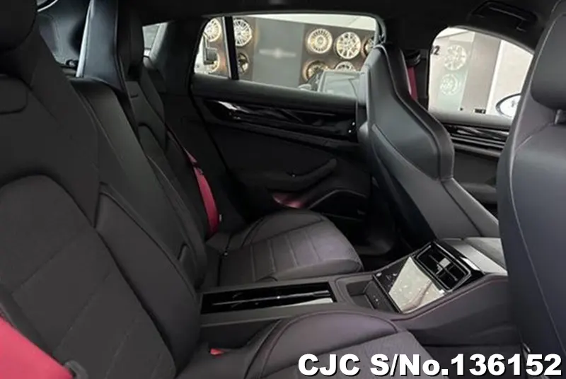 2026 Porsche / Panamera Stock No. 136152
