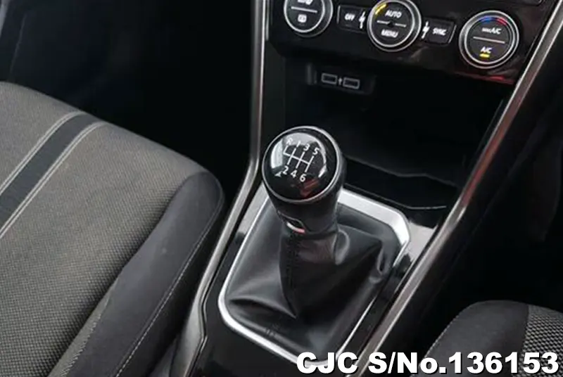 2019 Volkswagen / T-Roc Stock No. 136153