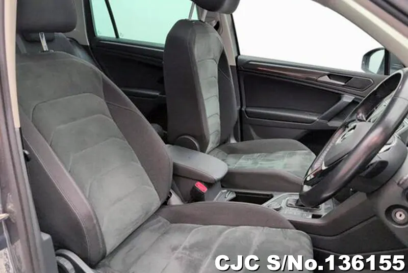 2017 Volkswagen / Tiguan Stock No. 136155