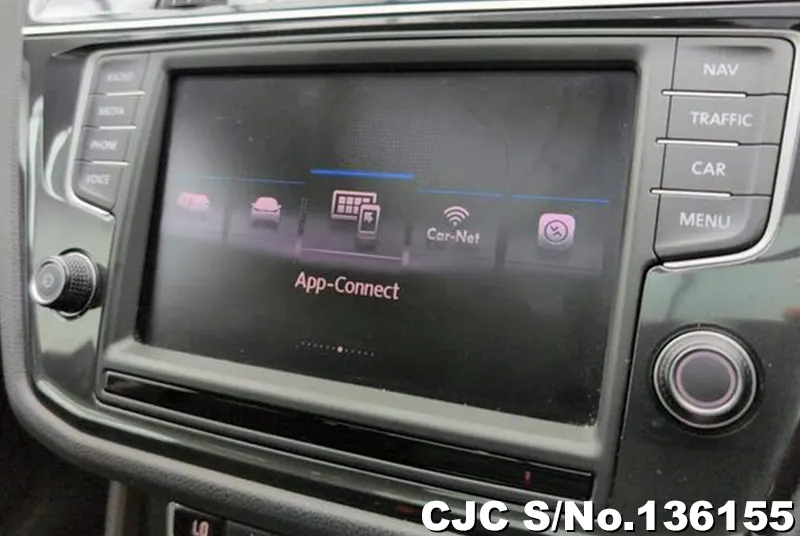 2017 Volkswagen / Tiguan Stock No. 136155
