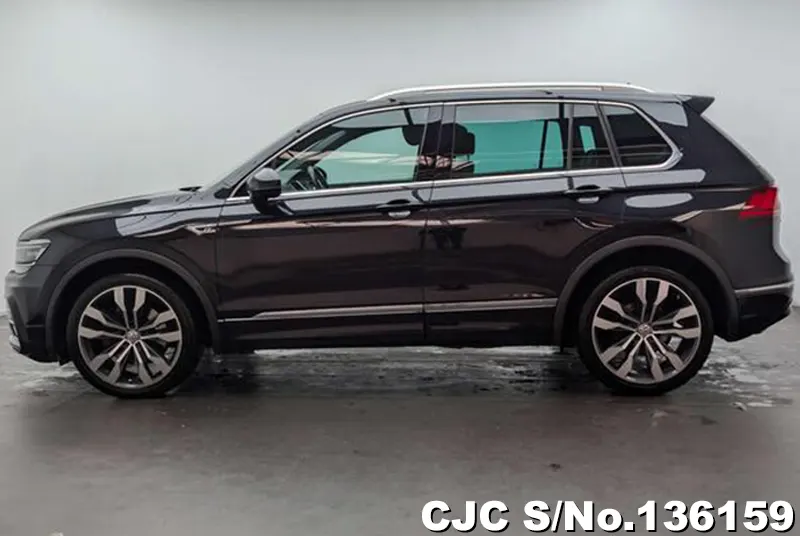 2017 Volkswagen / Tiguan Stock No. 136159