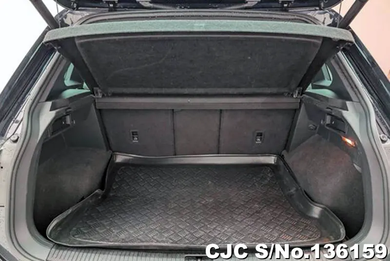 2017 Volkswagen / Tiguan Stock No. 136159