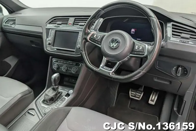 2017 Volkswagen / Tiguan Stock No. 136159