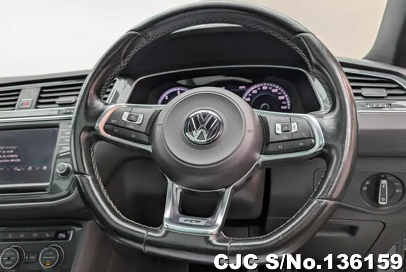 2017 Volkswagen / Tiguan Stock No. 136159