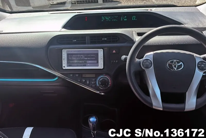 Toyota Aqua in Gray for Sale Image 4