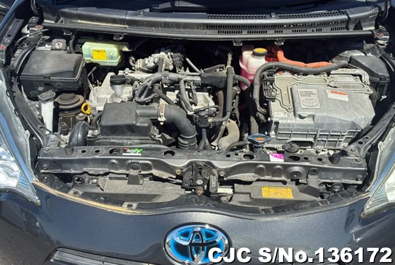 Toyota Aqua in Gray for Sale Image 8