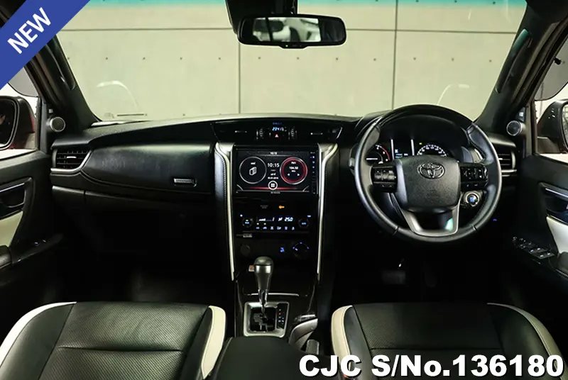 2021 Toyota / Fortuner Stock No. 136180