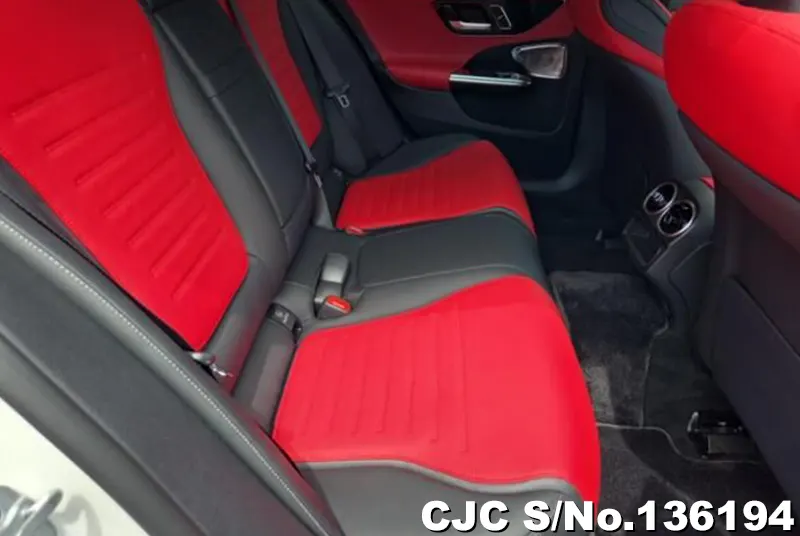 2023 Mercedes Benz / C Class Stock No. 136194