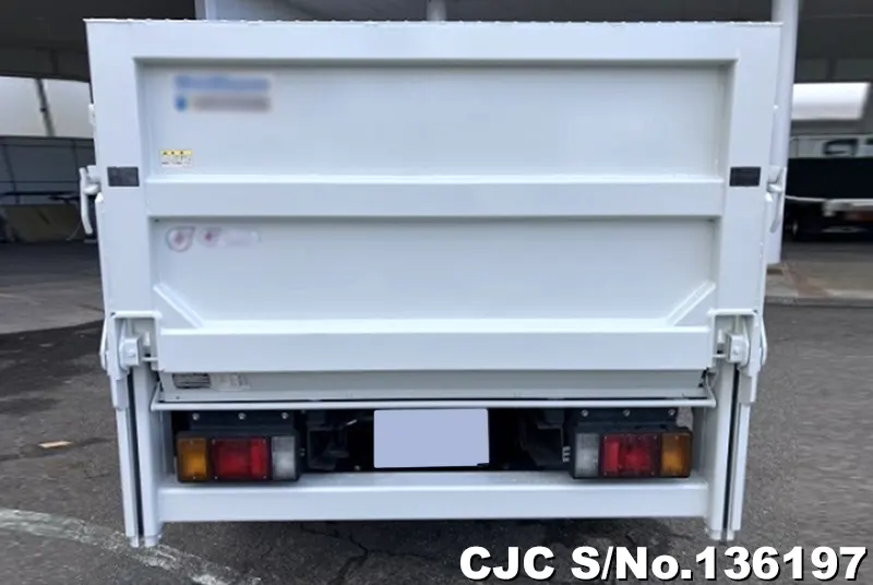 2010 Isuzu / Elf Stock No. 136197