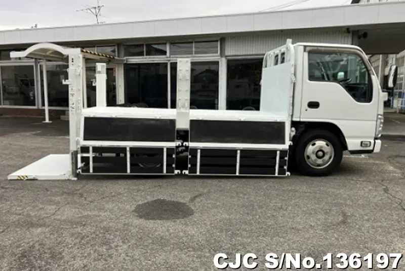 2010 Isuzu / Elf Stock No. 136197
