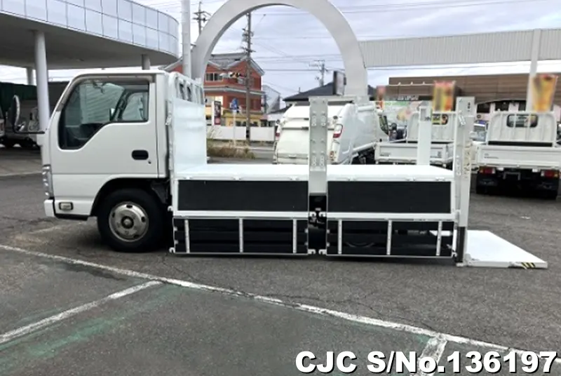2010 Isuzu / Elf Stock No. 136197