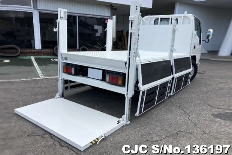 2010 Isuzu / Elf Stock No. 136197