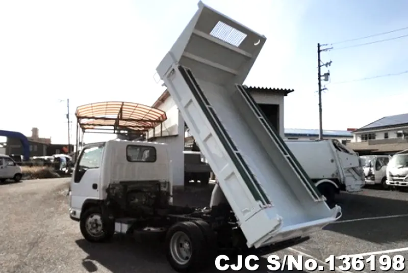 2012 Isuzu / Elf Stock No. 136198