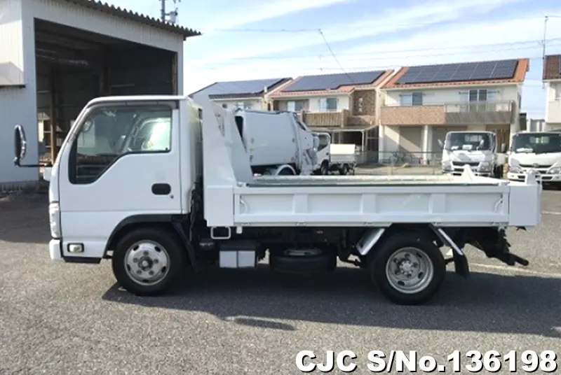 2012 Isuzu / Elf Stock No. 136198