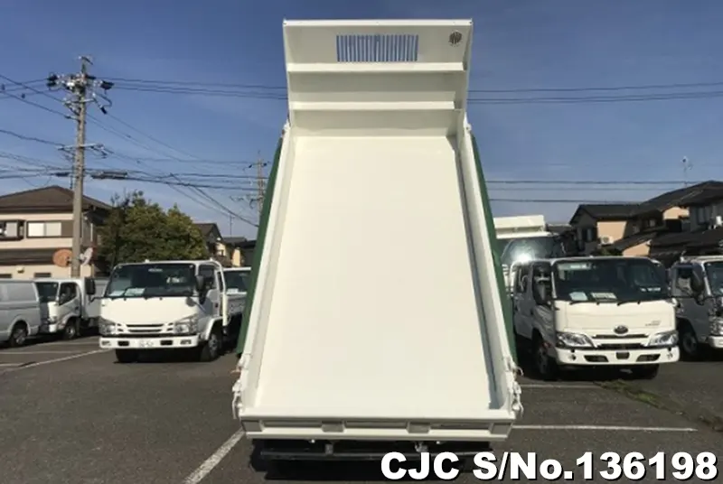 2012 Isuzu / Elf Stock No. 136198