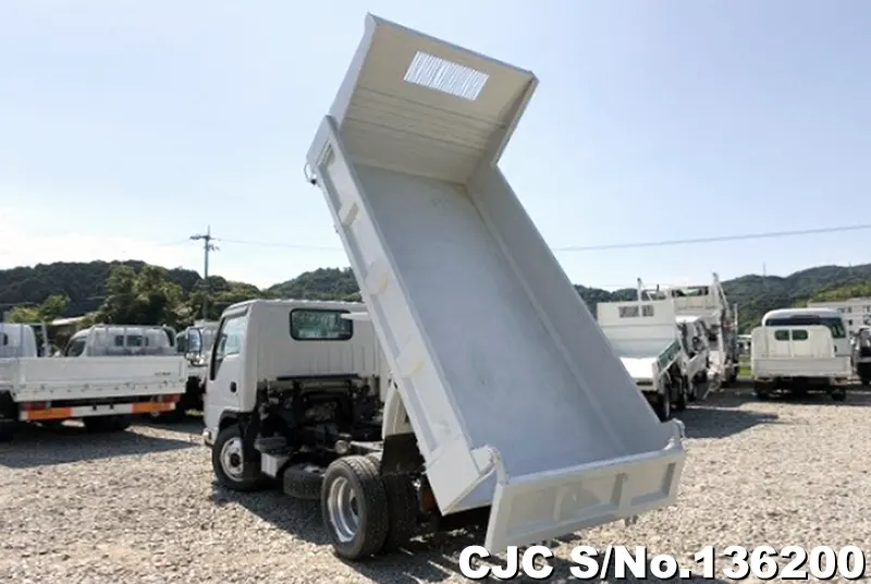 2010 Isuzu / Elf Stock No. 136200