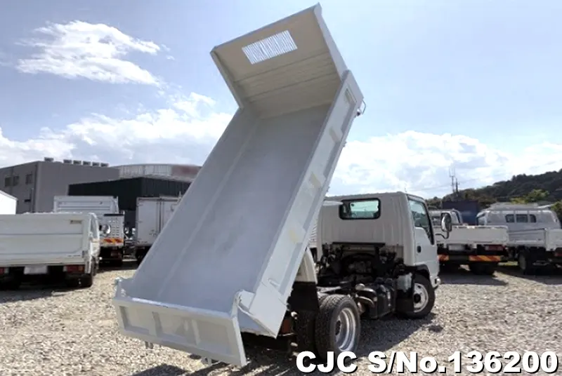 2010 Isuzu / Elf Stock No. 136200