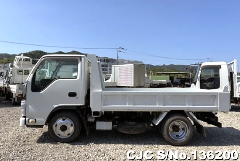 2010 Isuzu / Elf Stock No. 136200