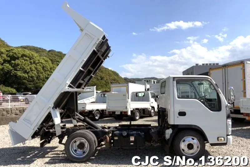 2010 Isuzu / Elf Stock No. 136200