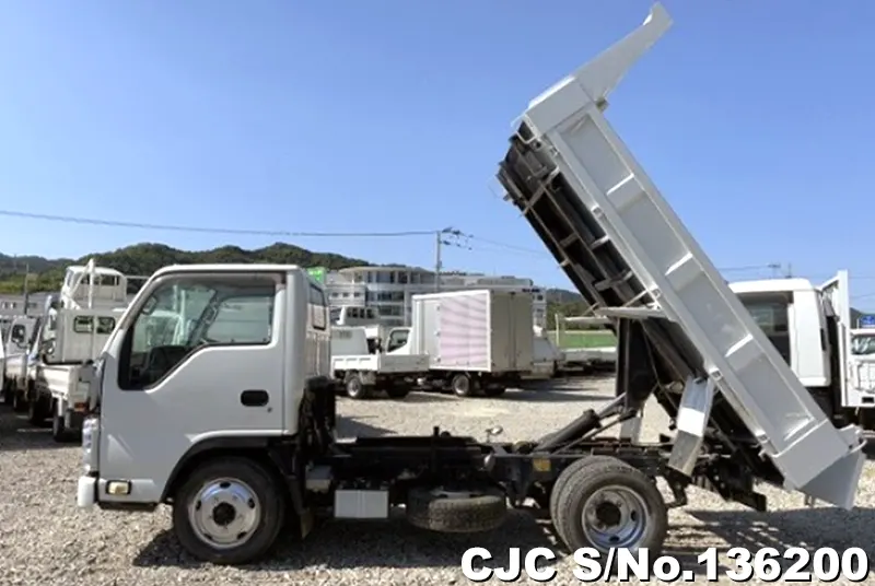2010 Isuzu / Elf Stock No. 136200