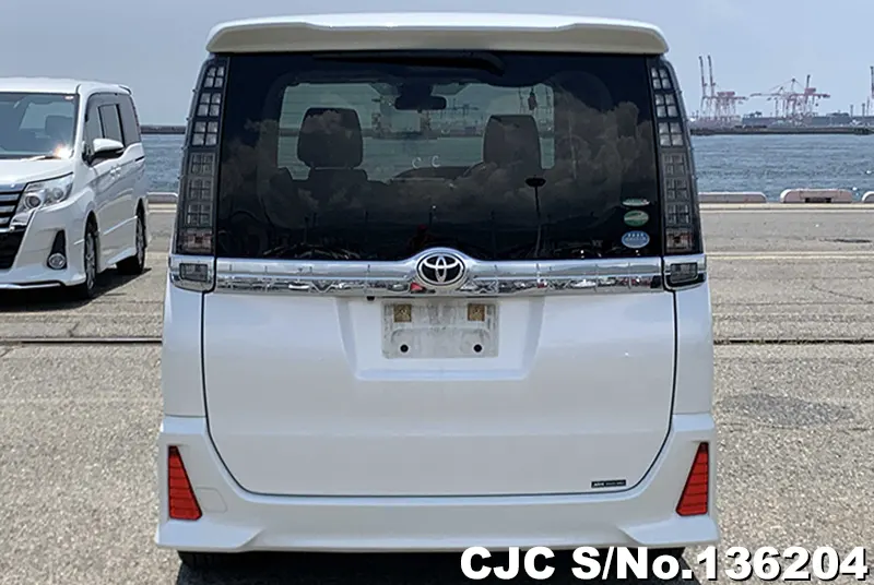 2016 Toyota / Voxy Stock No. 136204
