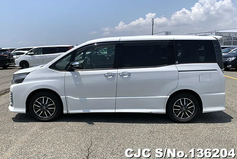 2016 Toyota / Voxy Stock No. 136204