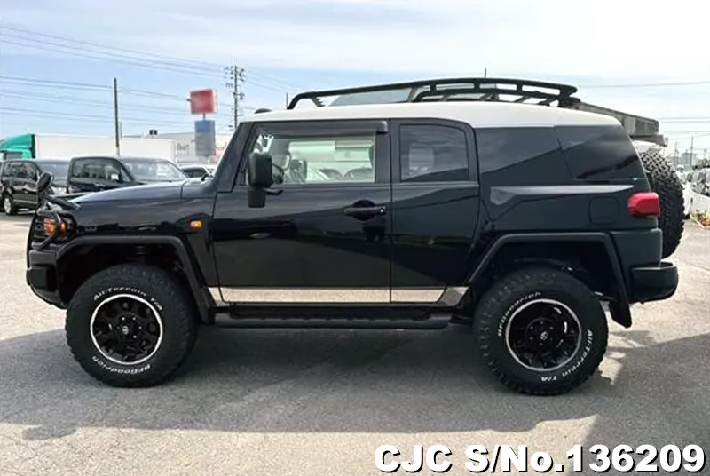 2017 Toyota / FJ Cruiser Stock No. 136209