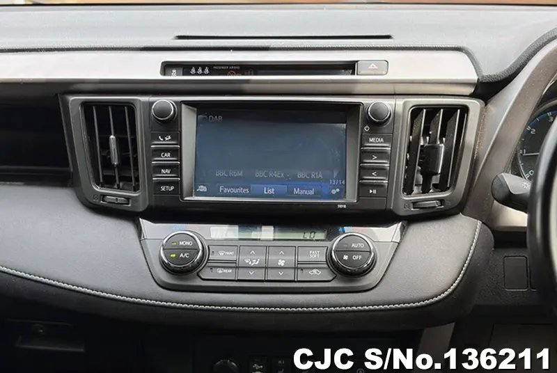 2017 Toyota / Rav4 Stock No. 136211