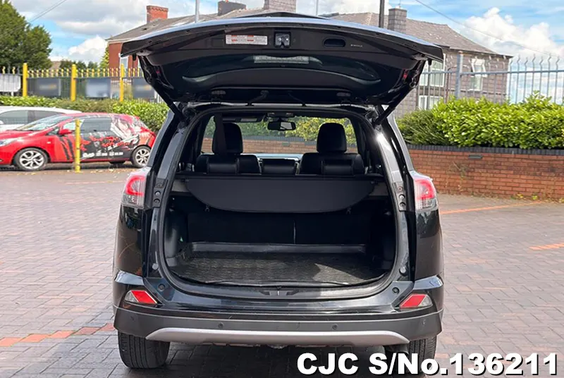2017 Toyota / Rav4 Stock No. 136211