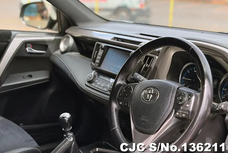 2017 Toyota / Rav4 Stock No. 136211