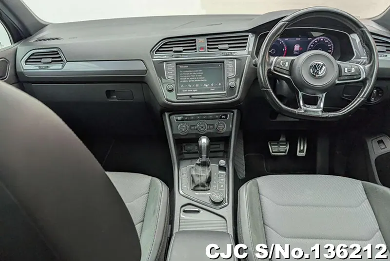 2017 Volkswagen / Tiguan Stock No. 136212